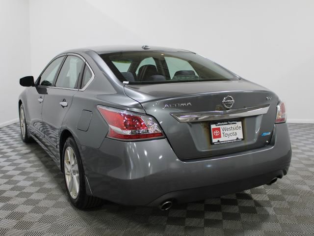 Used 2014 Nissan Altima 2.5 SV w/ Convenience Package FWD image 4