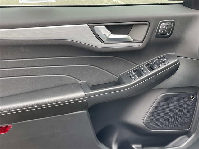 New 2025 Ford Escape SE w/ PHEV Premium Package image 19