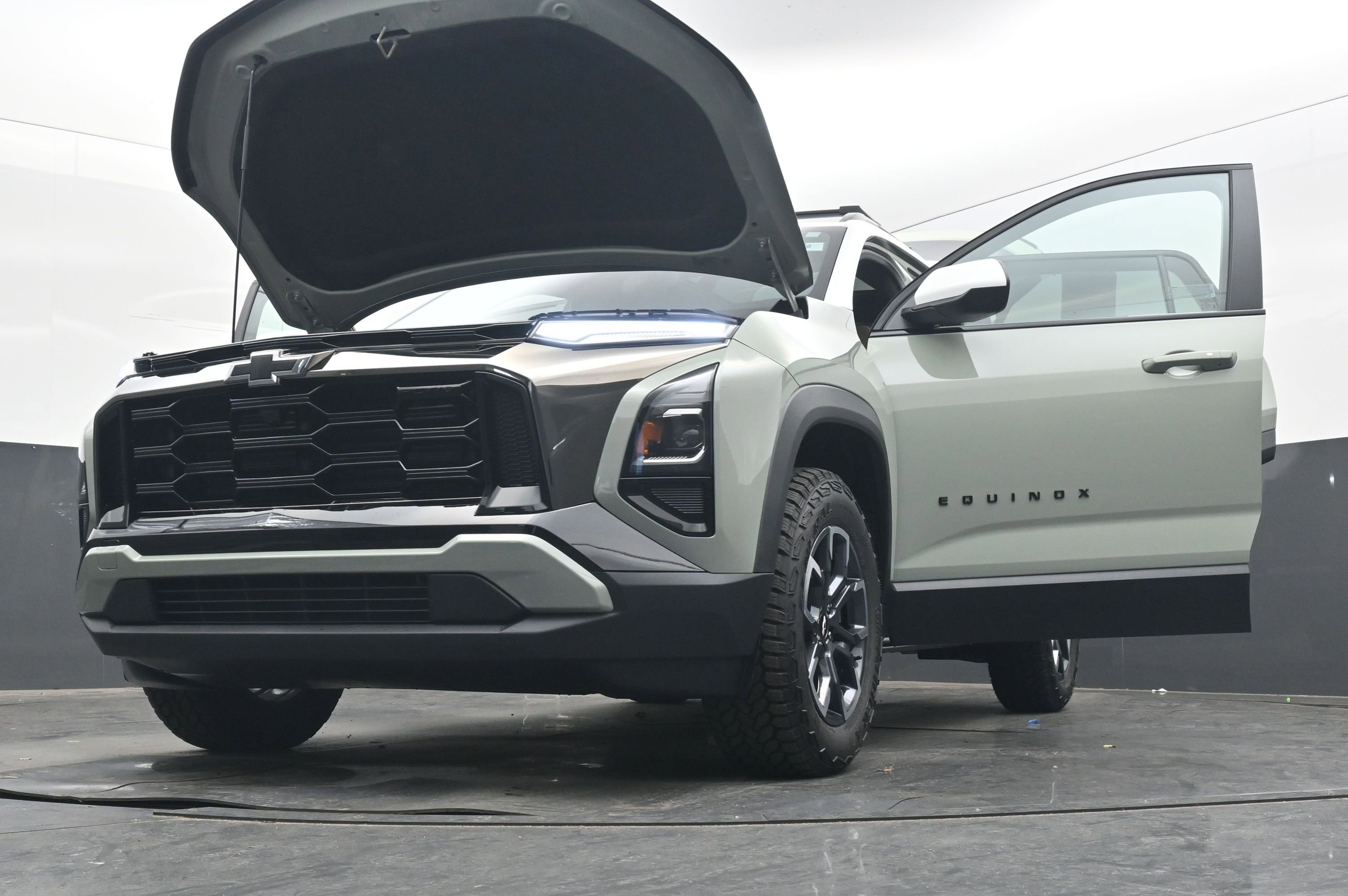 Used 2026 Chevrolet Equinox ACTIV w/ LPO, Floor Liner Package image 43