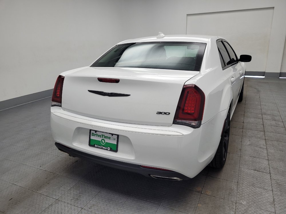 Used 2021 Chrysler 300 Touring w/ Sport Appearance Package RWD image 7