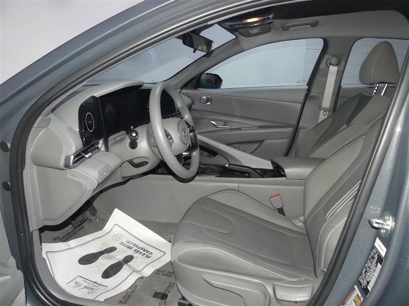 Used 2024 Hyundai Elantra SEL FWD image 21