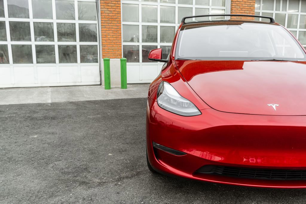 Used 2024 Tesla Model Y Long Range image 36