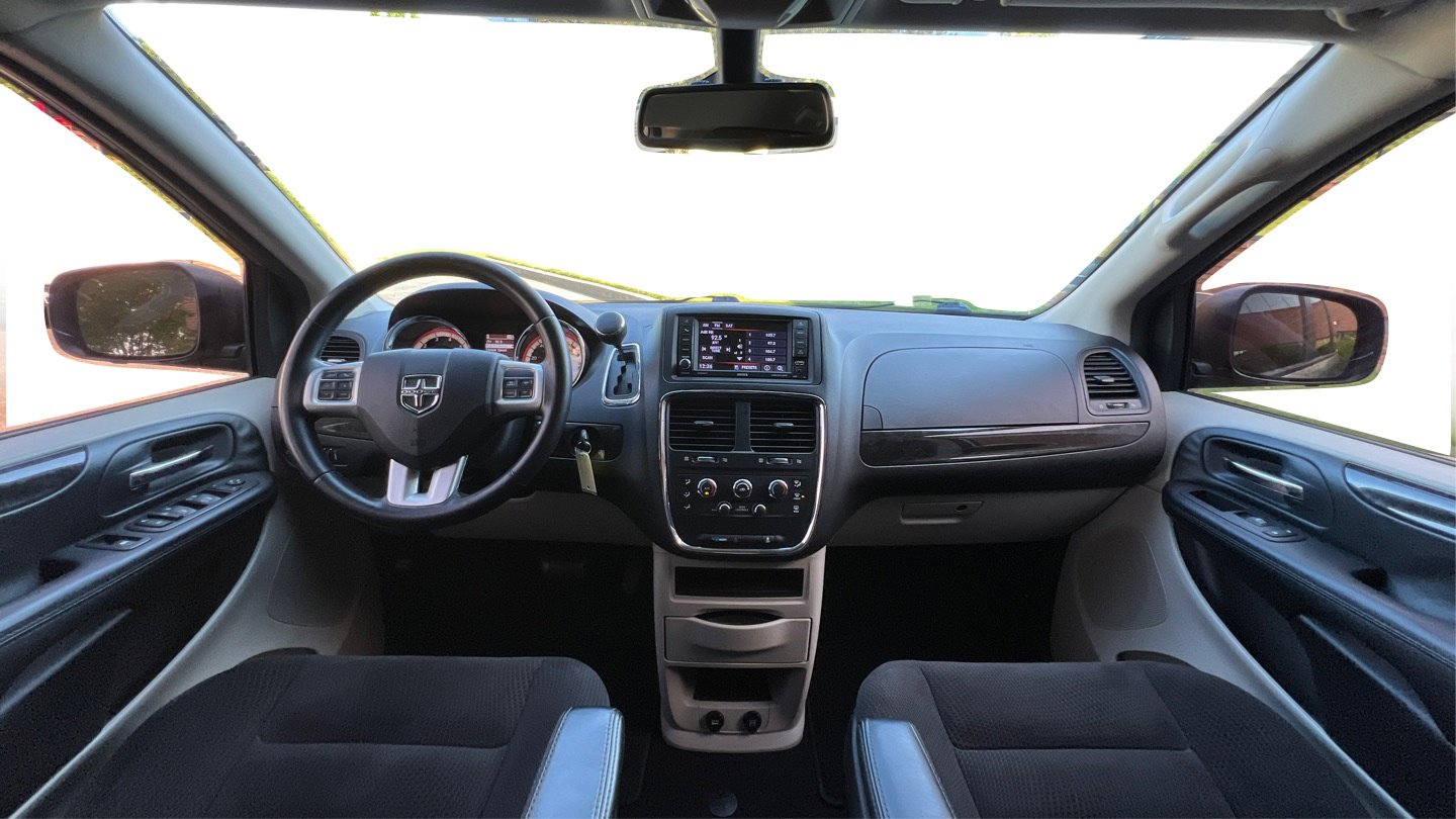 Used 2019 Dodge Grand Caravan SE w/ UConnect Hands-Free Group FWD image 38
