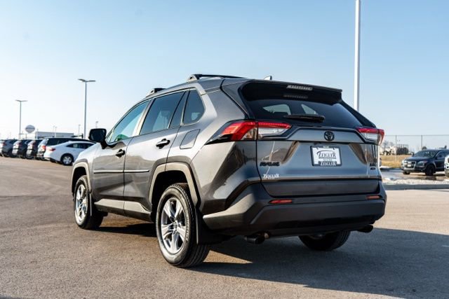 Used 2022 Toyota RAV4 XLE w/ Convenience Package image 5