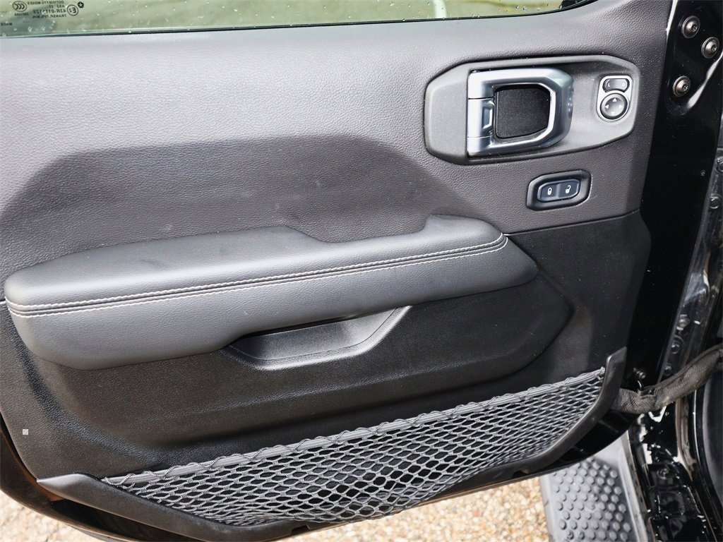 Used 2023 Jeep Wrangler Sahara image 16