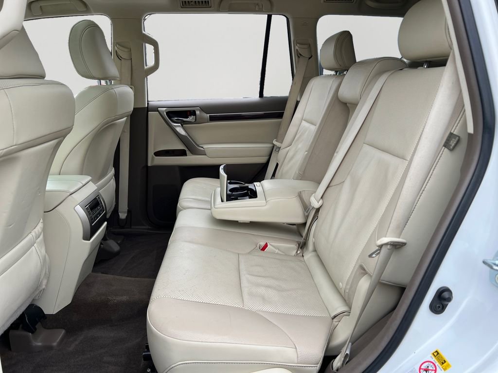 Used 2019 Lexus GX 460 Premium w/ Premium Package image 12