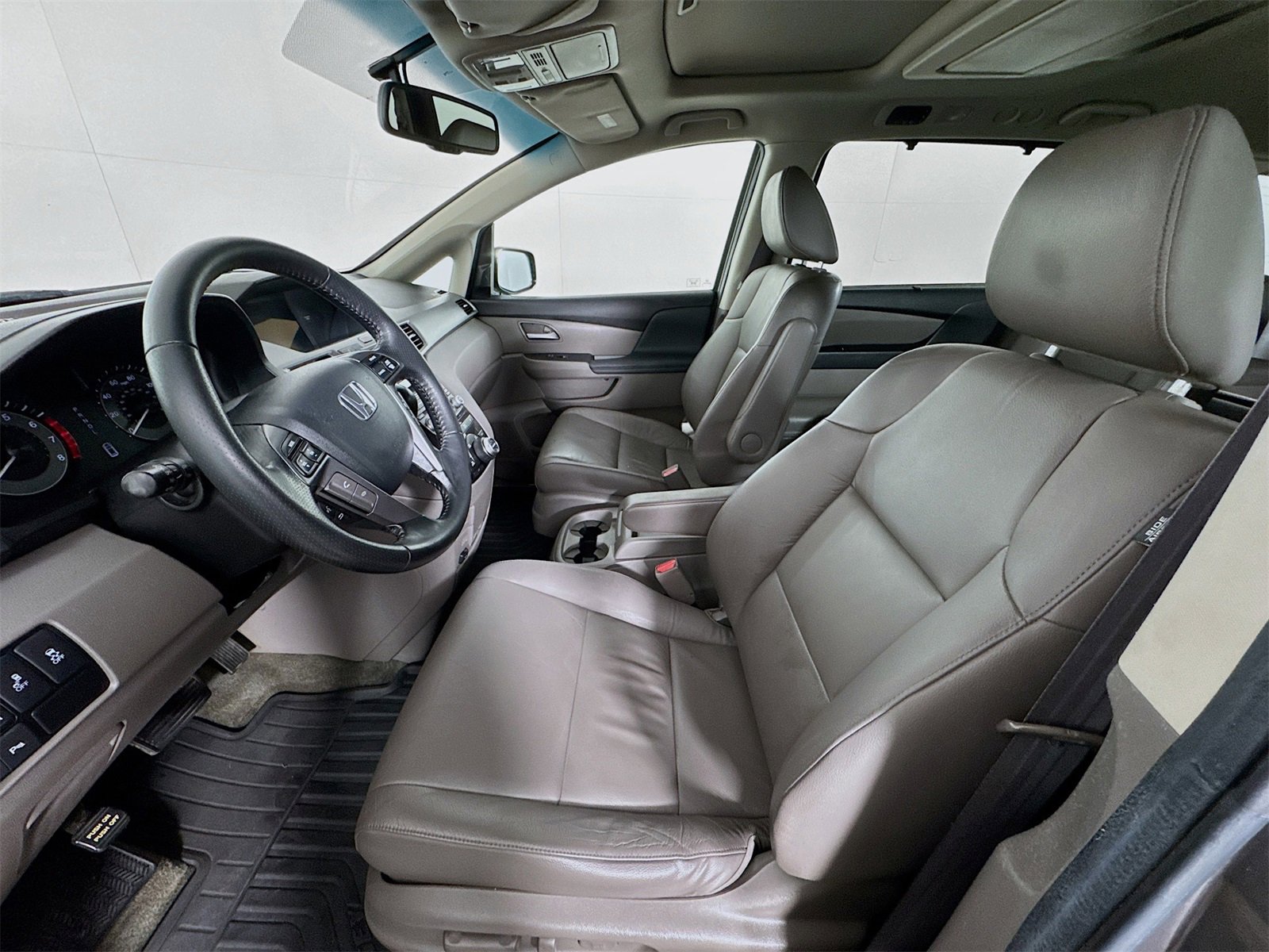 Used 2012 Honda Odyssey Touring Elite image 18