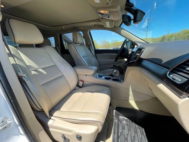 Used 2021 Jeep Grand Cherokee Overland AWD/4WD image 30