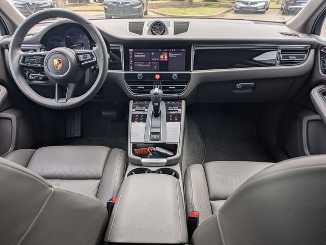 Used 2026 Porsche Macan AWD/4WD image 27