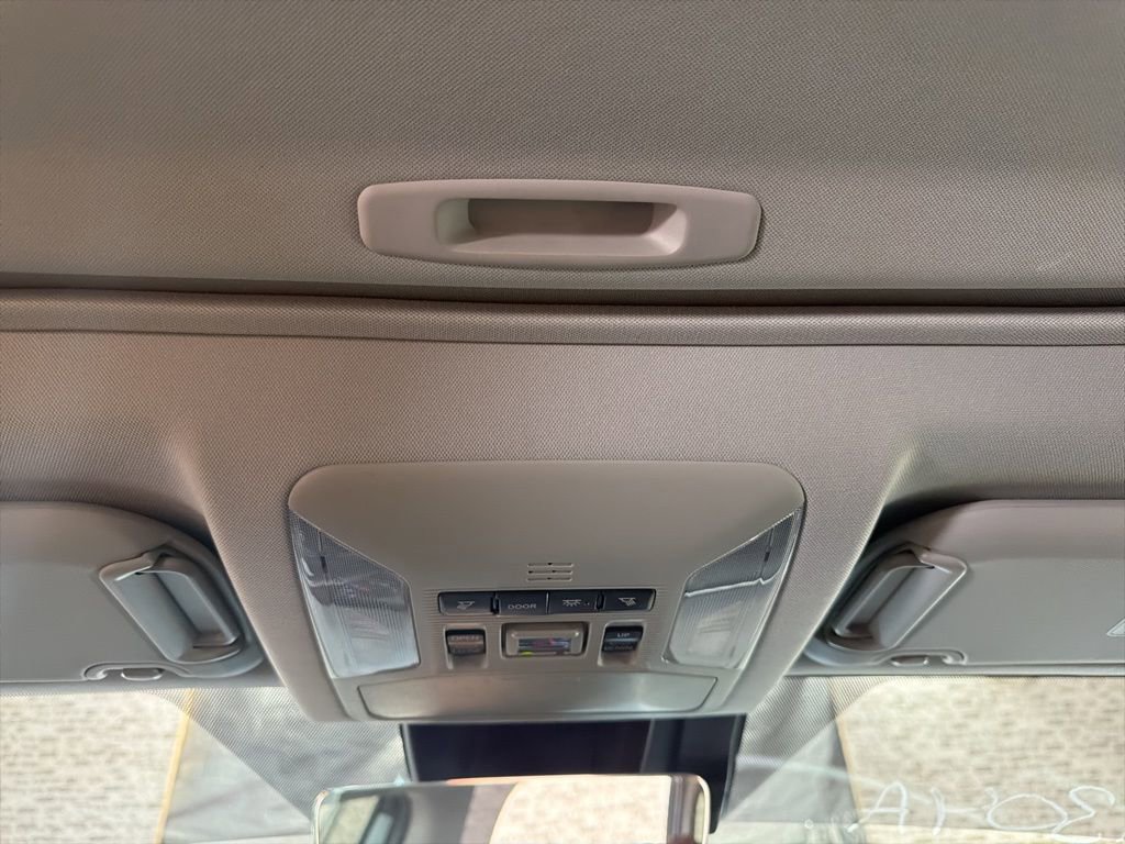 Used 2021 Toyota RAV4 XLE Premium image 22