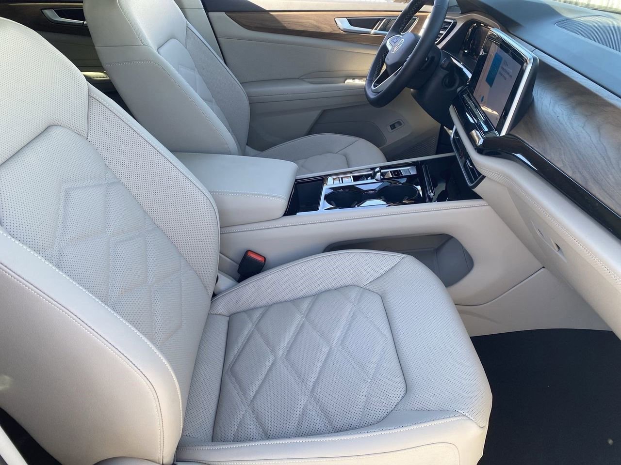 New 2026 Volkswagen Atlas SE image 8