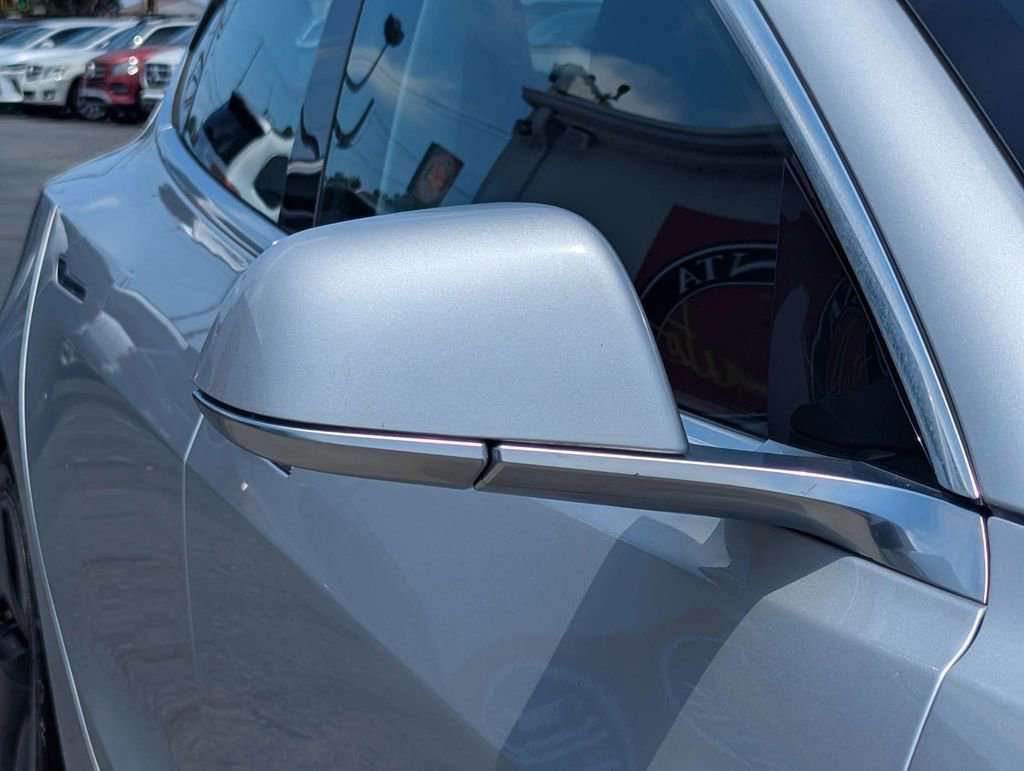 Used 2018 Tesla Model 3 Mid Range RWD image 11