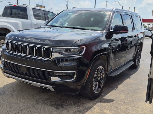 Used 2024 Jeep Wagoneer L Series II AWD/4WD image 3