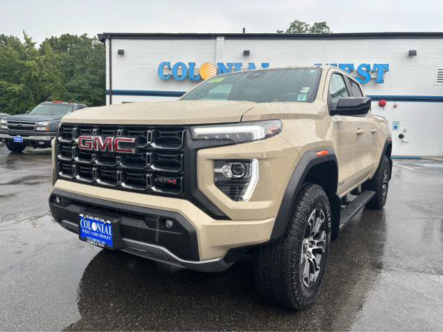Used 2024 GMC Canyon AT4 AWD/4WD image 2