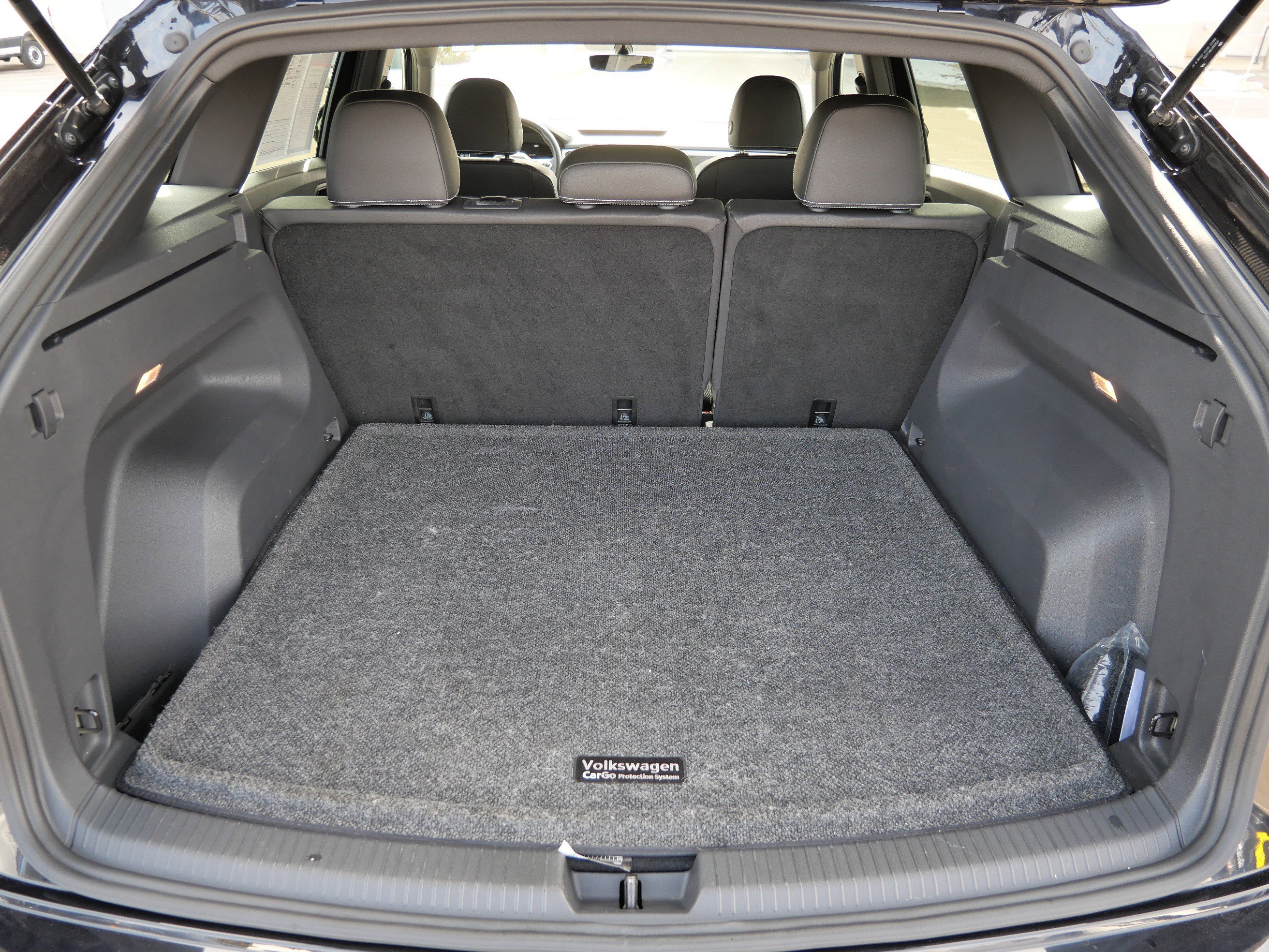 Certified 2023 Volkswagen Atlas Cross Sport SE image 18
