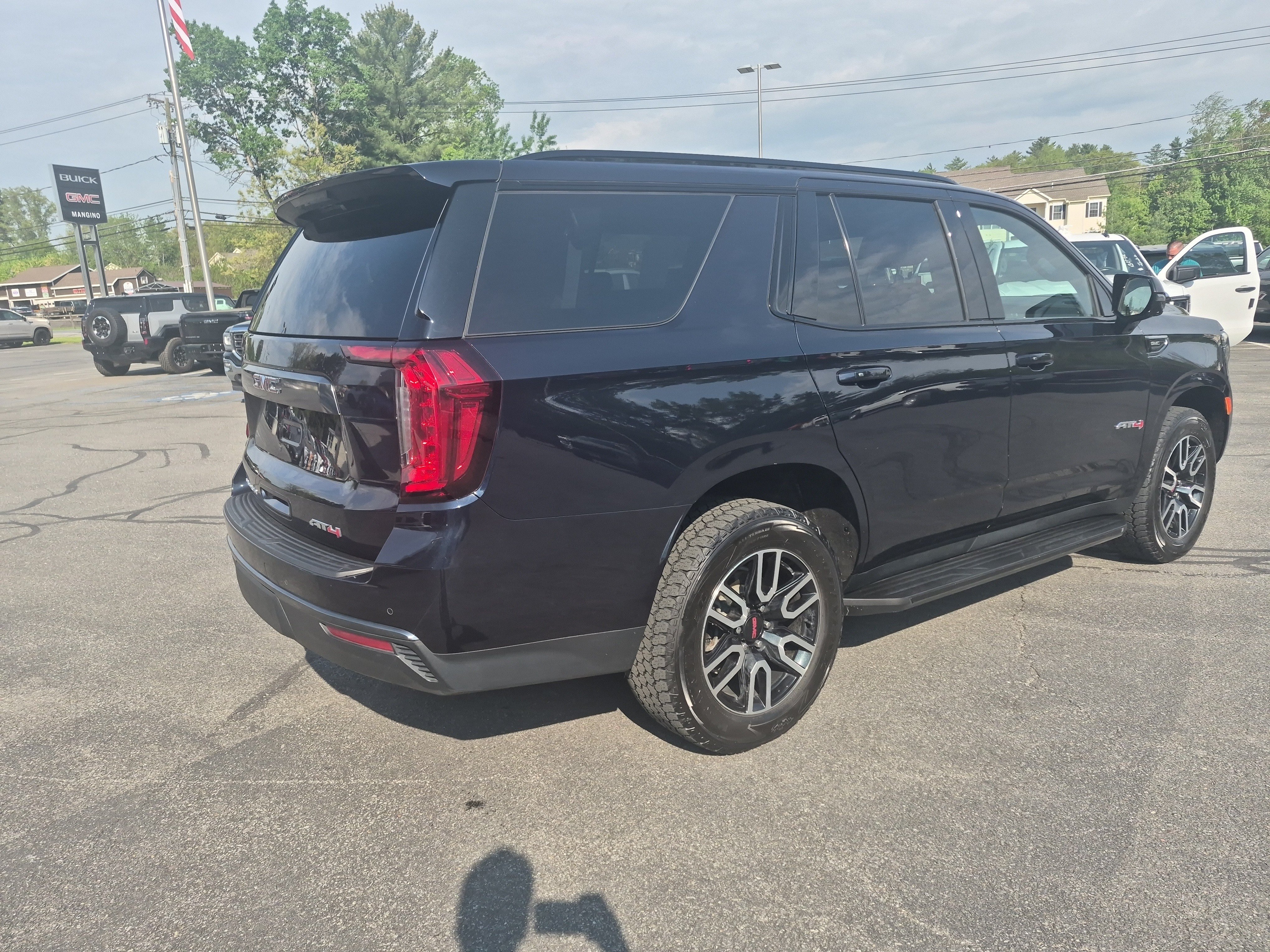 Certified 2021 GMC Yukon AT4 w/ Technology Package AWD/4WD image 5