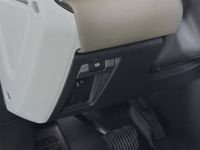 Used 2024 Land Rover Defender 110 S AWD/4WD image 10