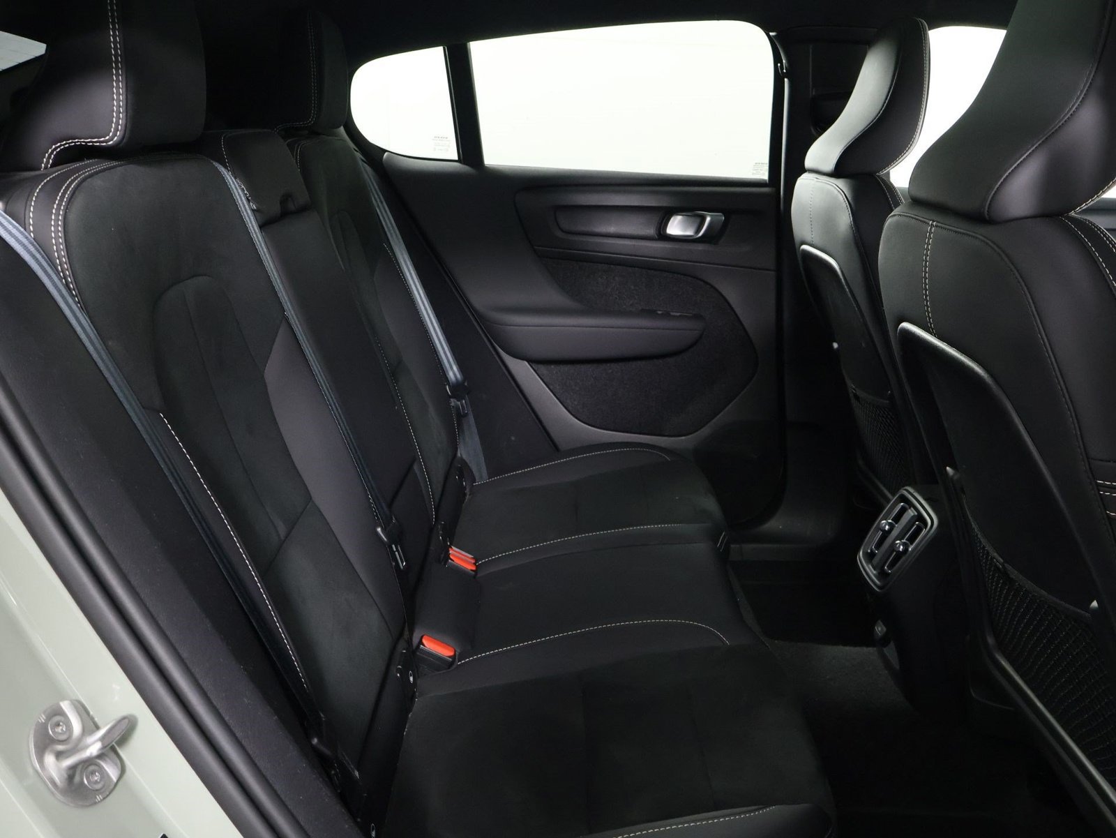 Certified 2023 Volvo C40 P8 Recharge Plus AWD/4WD image 29