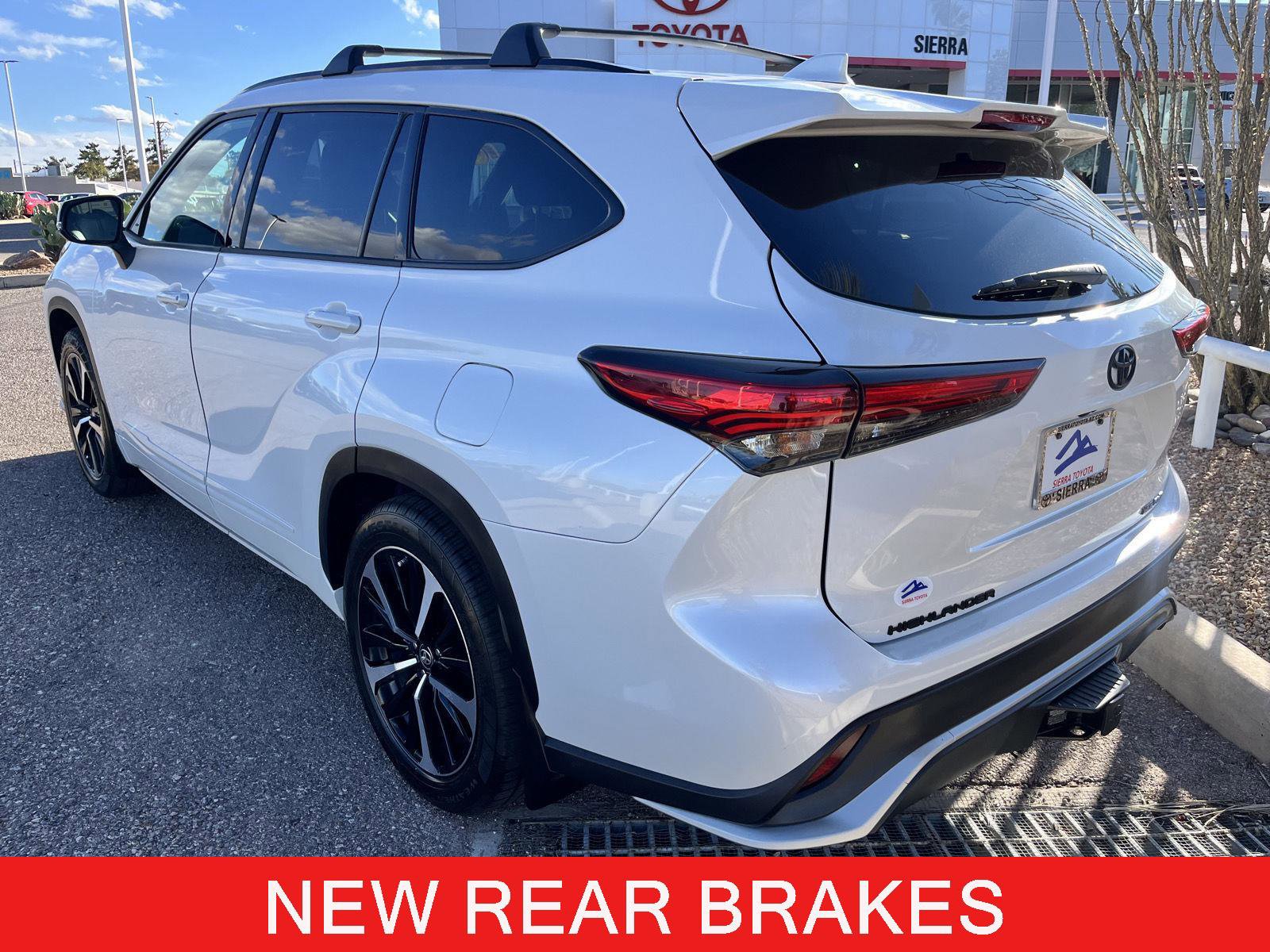 Used 2021 Toyota Highlander XSE image 3