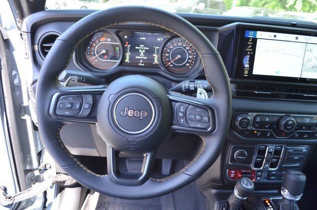 New 2025 Jeep Wrangler Unlimited Rubicon 392 image 16