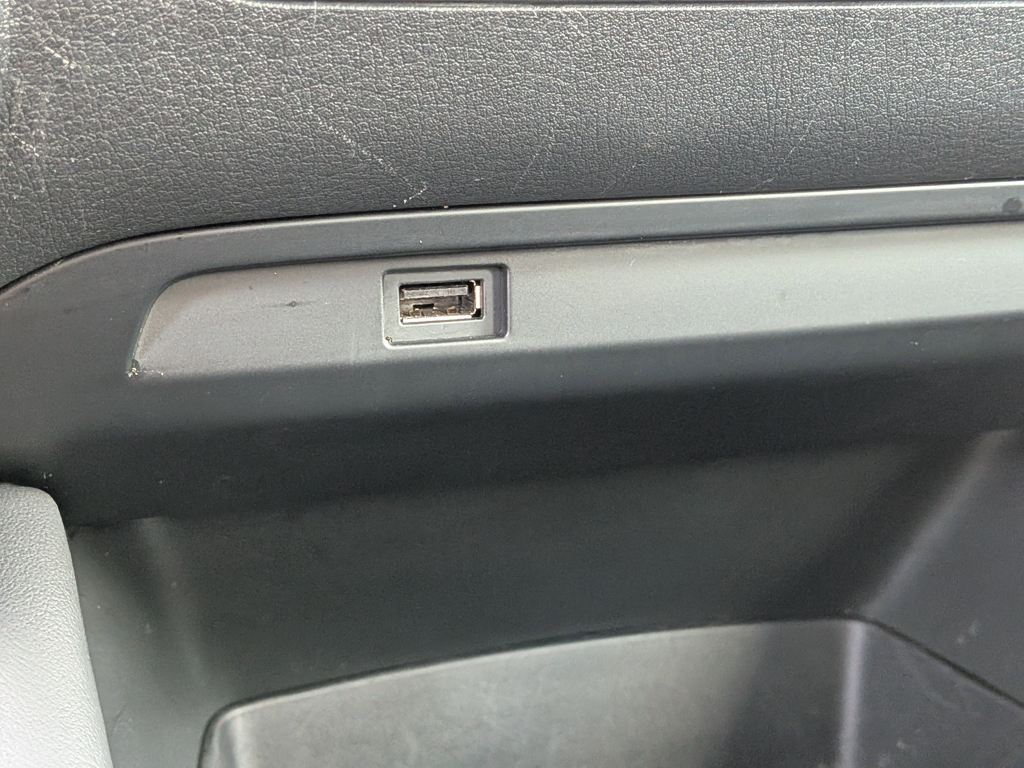 Used 2019 MAZDA MAZDA3 Hatchback w/ Preferred Package image 29