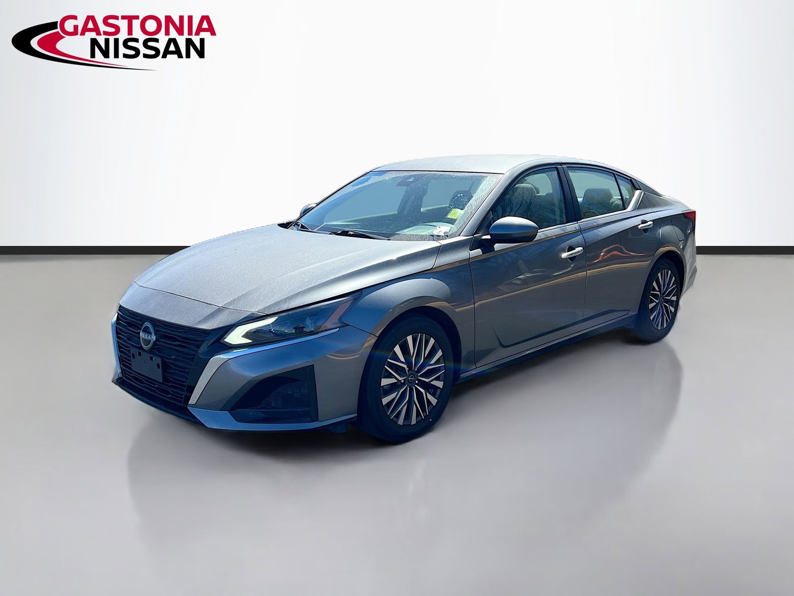 Used 2023 Nissan Altima 2.5 SV FWD image 3