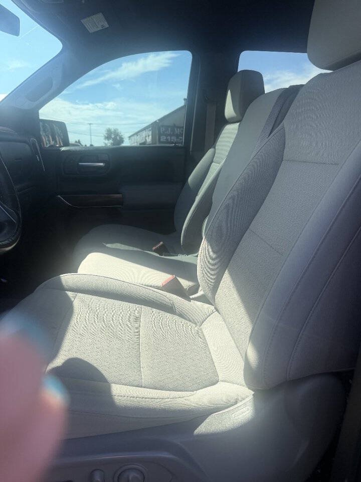 Used 2019 Chevrolet Silverado 1500 LT w/ Convenience Package AWD/4WD image 5