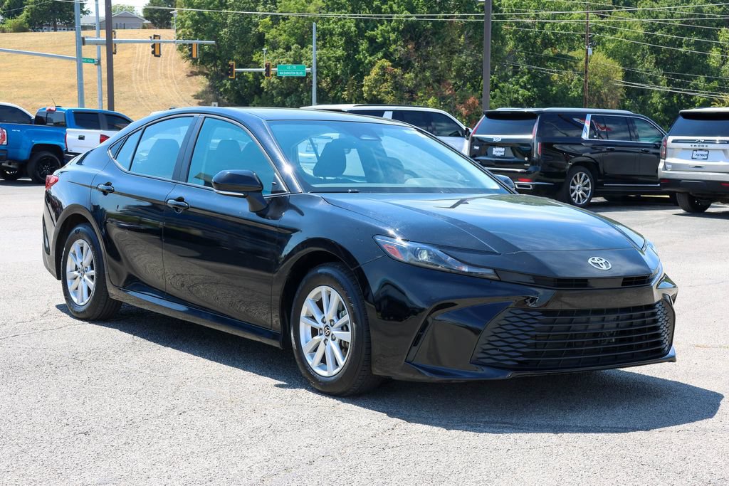 Used 2025 Toyota Camry LE FWD image 1
