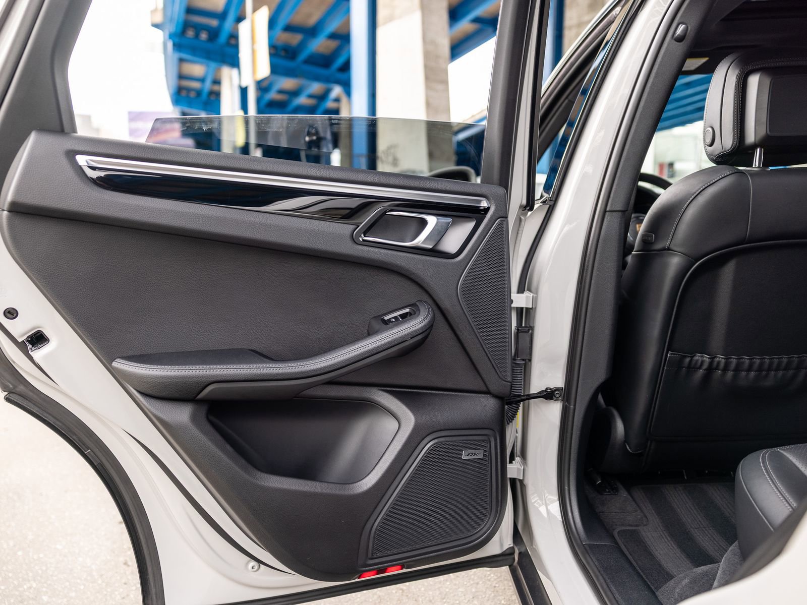 Certified 2024 Porsche Macan S image 38