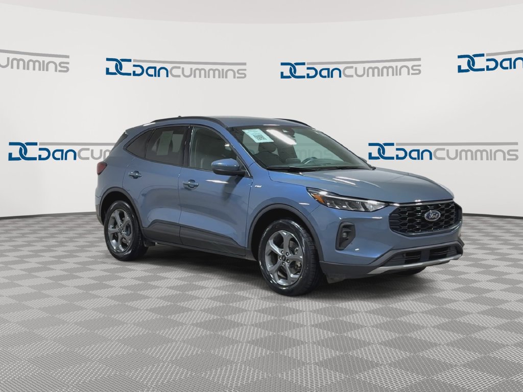 Used 2025 Ford Escape ST-Line Select AWD/4WD image 2