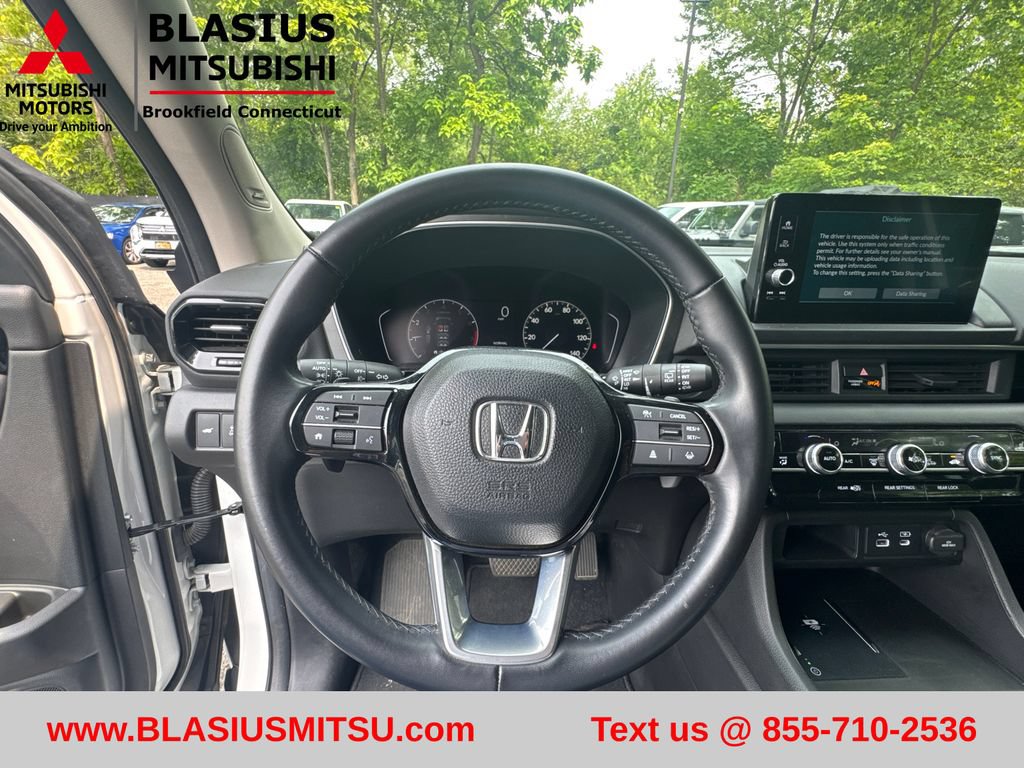 Used 2023 Honda Pilot Touring image 11