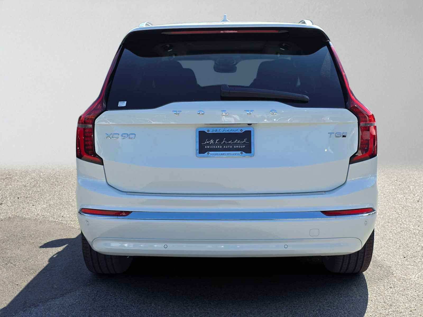 Used 2025 Volvo XC90 T8 Plus w/ Protection Package Premier AWD/4WD image 4