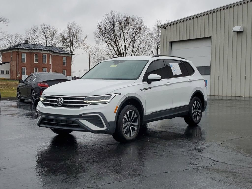 Used 2024 Volkswagen Tiguan S image 3