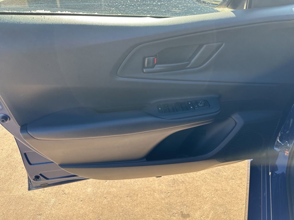 Used 2025 Toyota Prius Plug-In Hybrid image 16