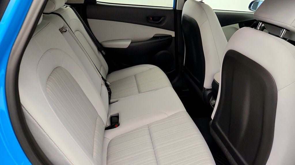 Used 2023 Hyundai Kona SEL w/ Winter Weather Package FWD image 21