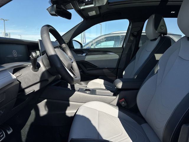 New 2026 Volkswagen Tiguan SE R-Line image 11