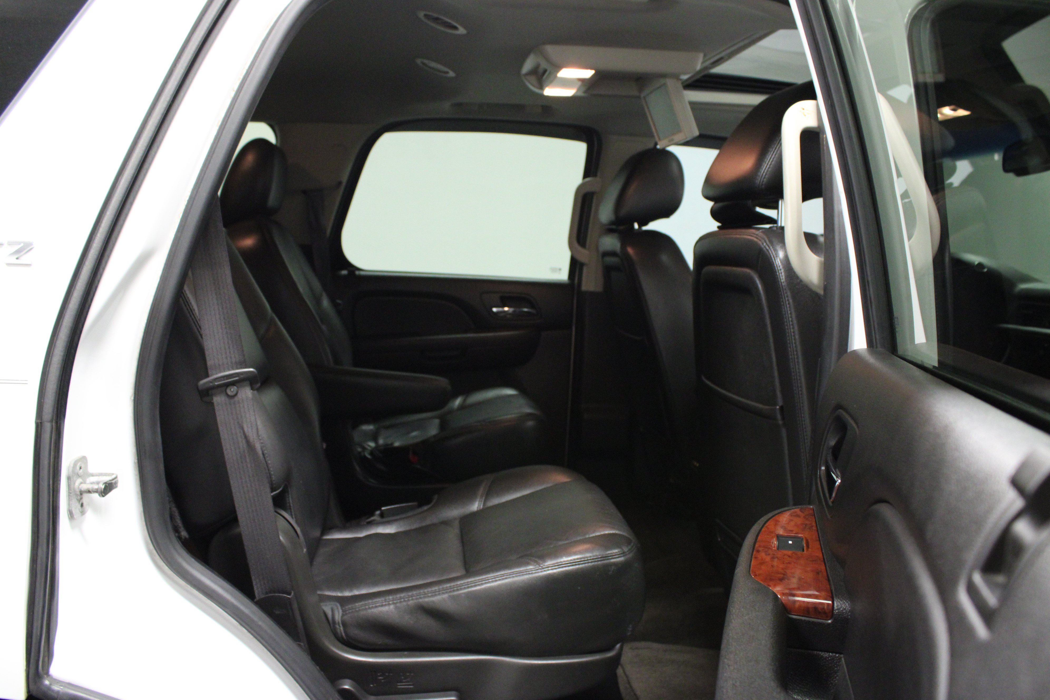 Used 2012 Chevrolet Tahoe LTZ AWD/4WD image 16