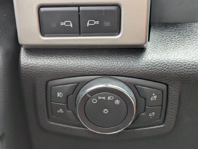 Used 2018 Ford F150 Lariat w/ Equipment Group 502A Luxury AWD/4WD image 21