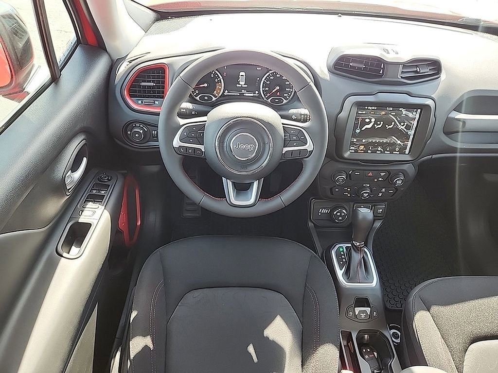 Used 2023 Jeep Renegade Trailhawk AWD/4WD image 5