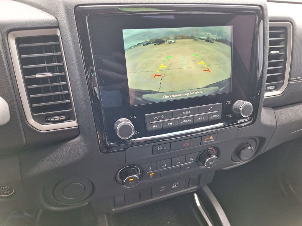 Used 2024 Nissan Frontier SV image 15