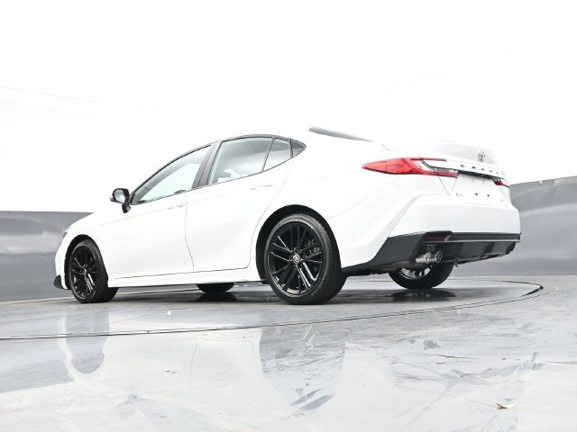 Used 2025 Toyota Camry SE FWD image 35