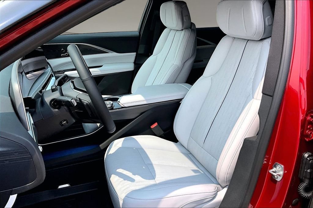 New 2026 Cadillac Lyriq Sport w/ LPO, Floor Liner Package AWD/4WD image 9