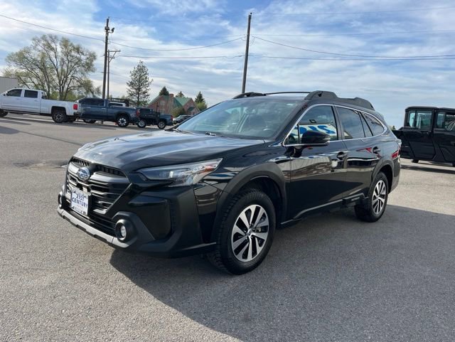 Used 2023 Subaru Outback Premium AWD/4WD image 4