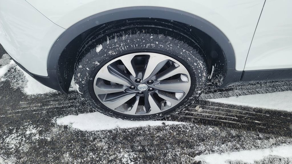 Used 2022 Buick Encore Preferred image 6