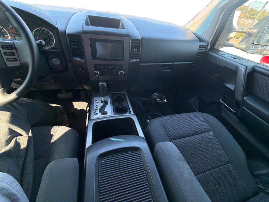 Used 2011 Nissan Titan SV w/ SV Premium Utility Pkg RWD image 24
