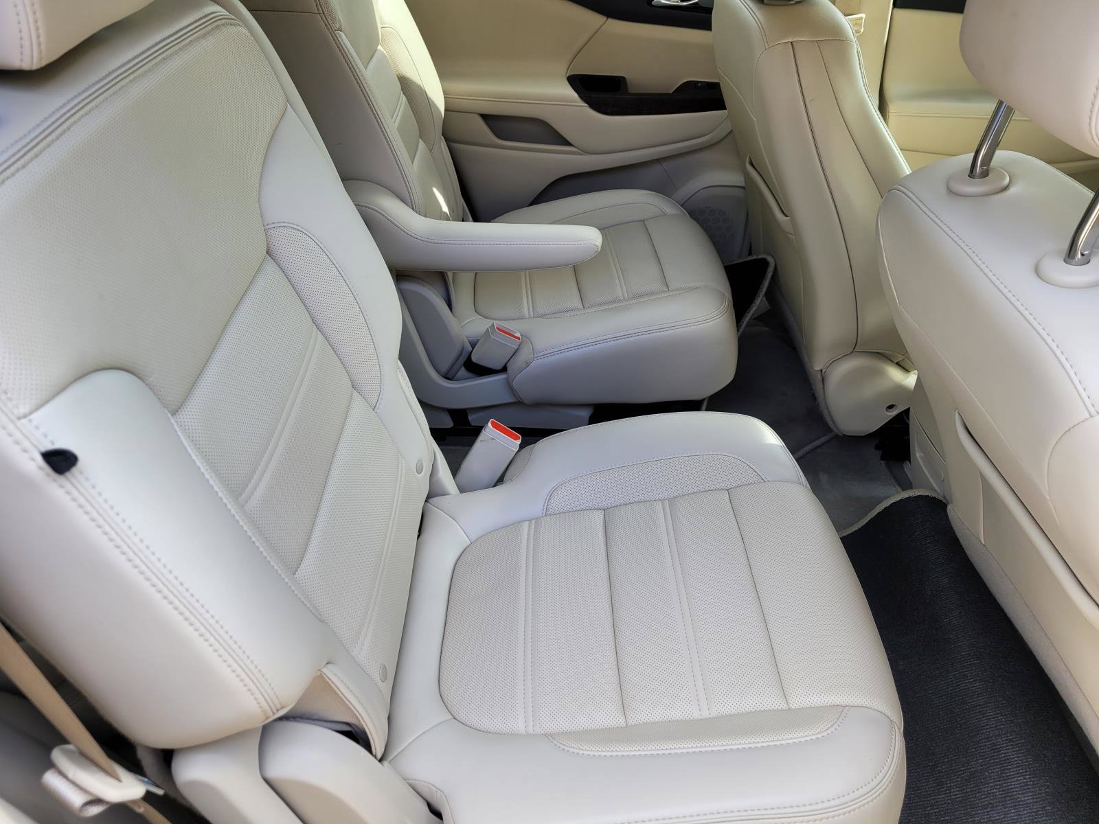 Used 2020 GMC Acadia Denali w/ Denali Ultimate Package AWD/4WD image 14
