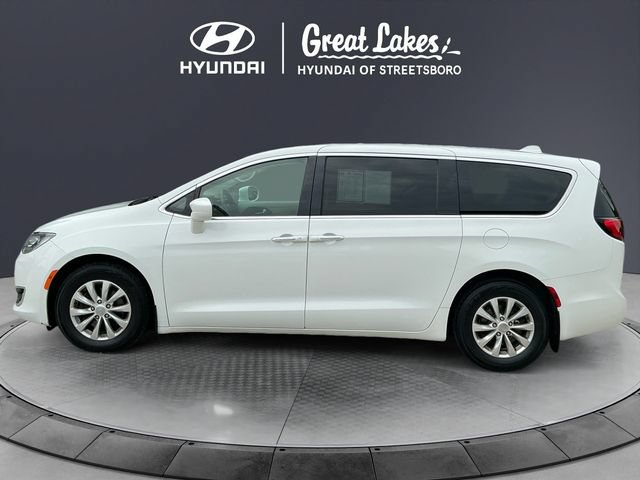 Used 2018 Chrysler Pacifica Touring Plus FWD image 2