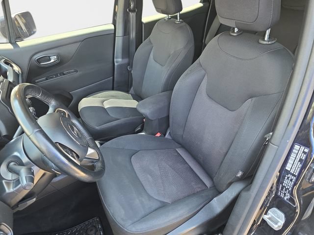 Used 2016 Jeep Renegade Latitude w/ Popular Equipment Group AWD/4WD image 17