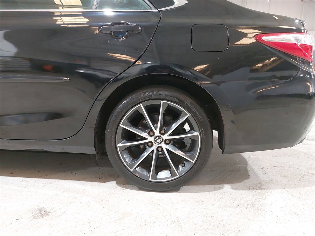 Used 2015 Toyota Camry XSE w/ Moonroof Package image 31