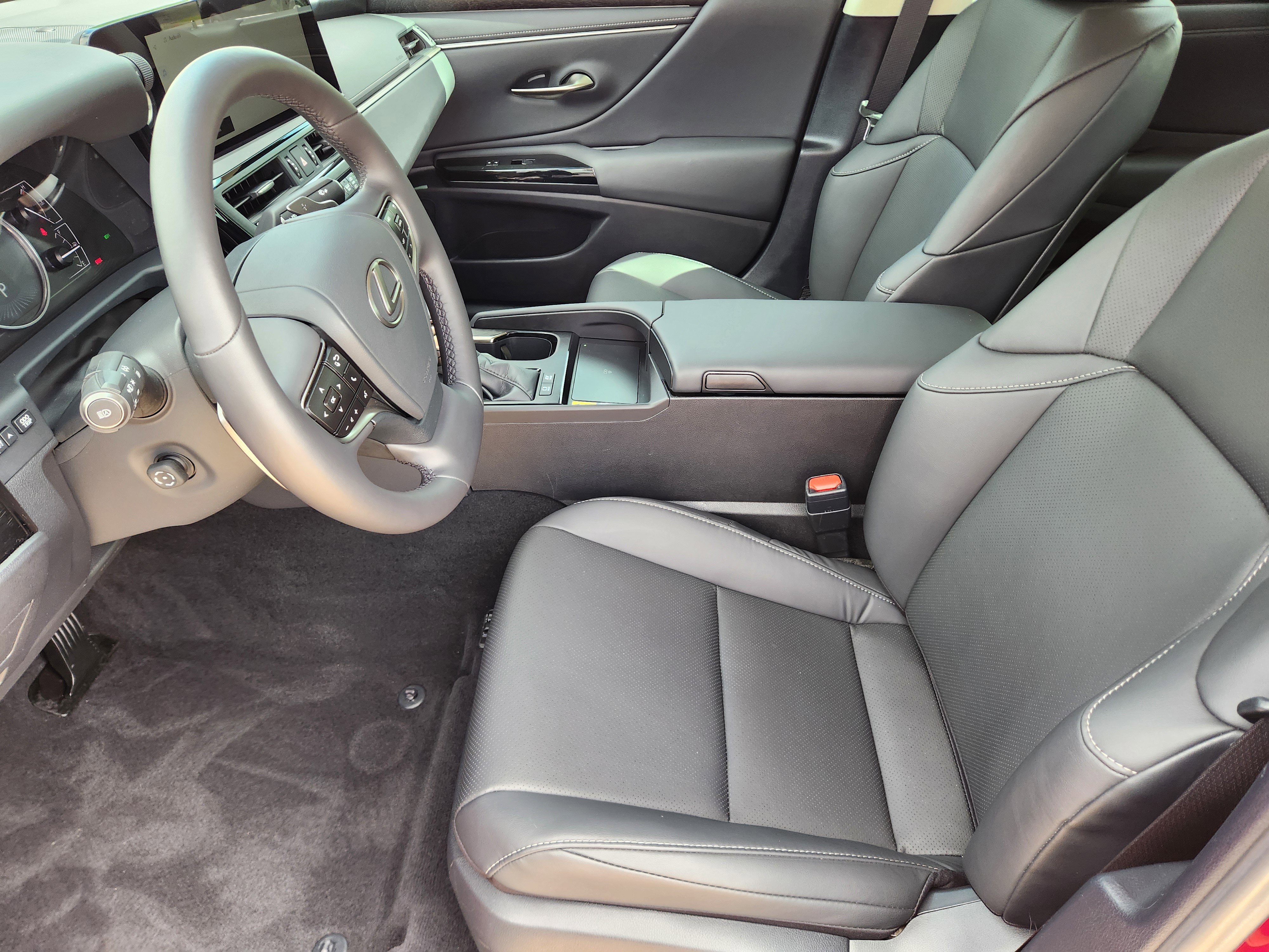 Used 2025 Lexus ES 300h w/ Premium Package image 14